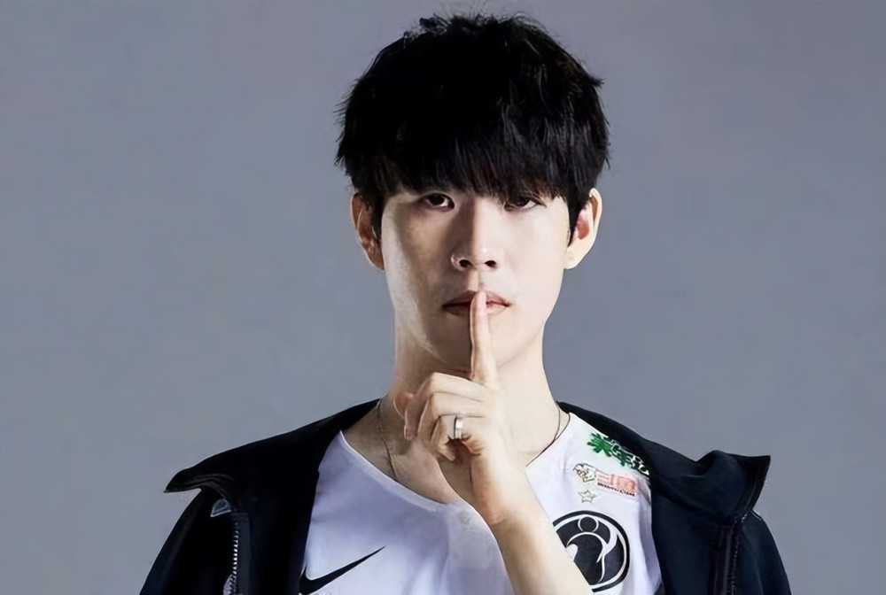 TES败者群访 教练：想法上面大家需要统一一下 逼团的时候要沟通