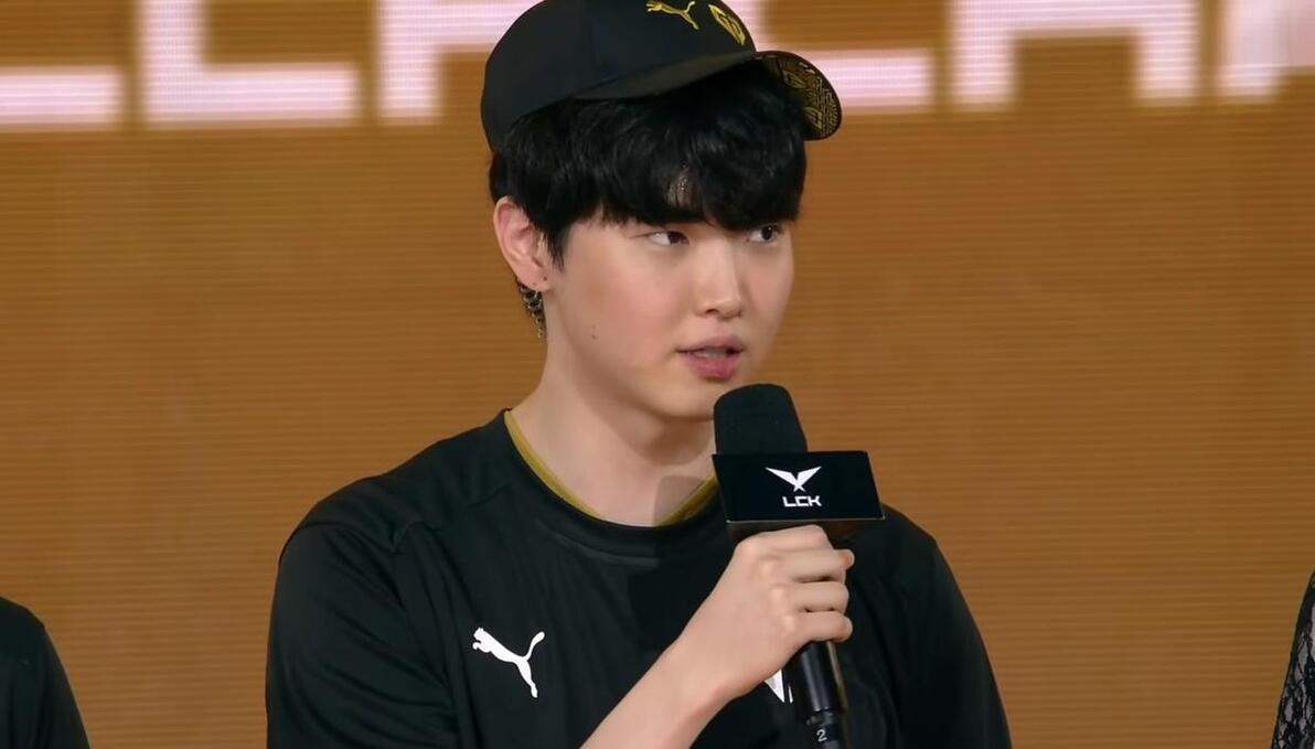 FPX赛后群访 Qiuqiu：机器人Q的准就厉害，Q不中就是乐色